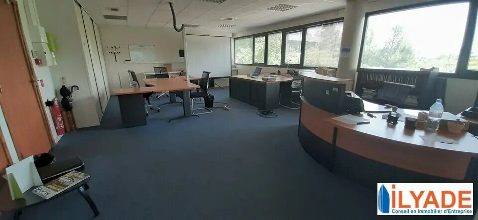 Office in Aix-en-Provence for lease - Interior Photo - Image 2 of 6