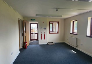 1-5 Merchant Pl, Kirkcaldy for lease Interior Photo- Image 2 of 3