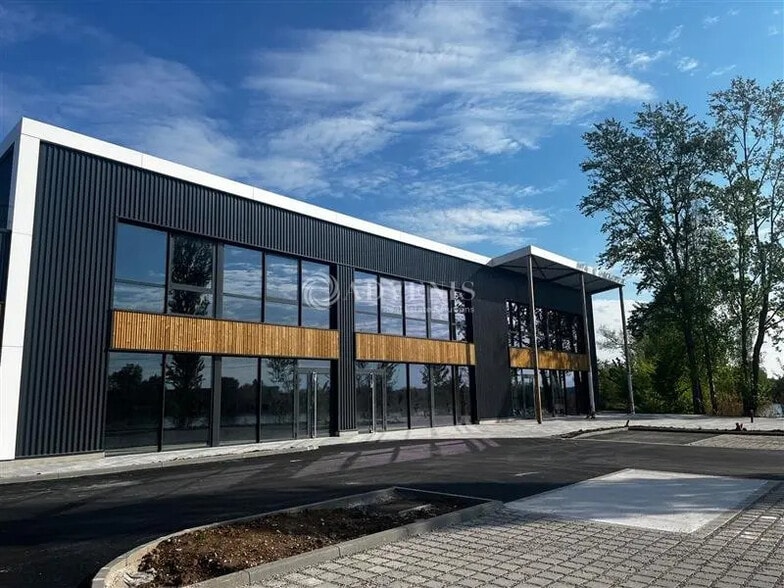 Flex in Geispolsheim for sale - Building Photo - Image 2 of 5