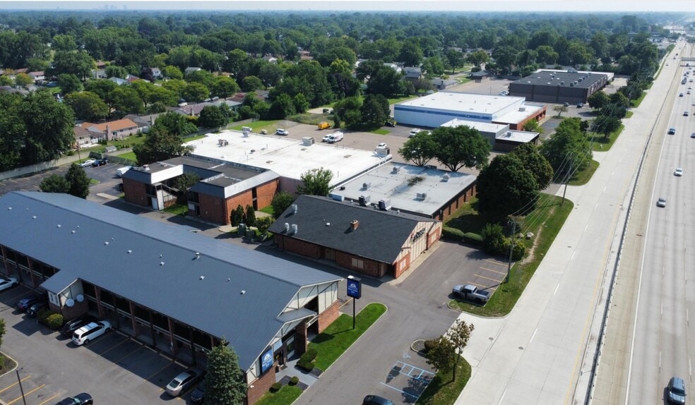 28500 Schoolcraft Rd, Livonia, MI for lease - Aerial - Image 3 of 6