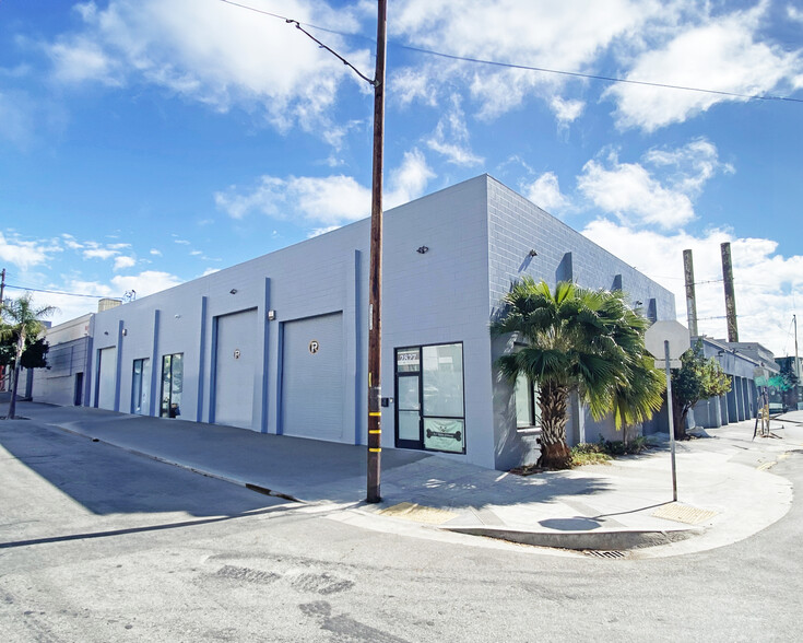 2825 Mariposa St, San Francisco, CA for lease - Building Photo - Image 1 of 1