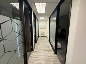 17235 N 75th Ave, Glendale, AZ for lease Interior Photo- Image 2 of 13