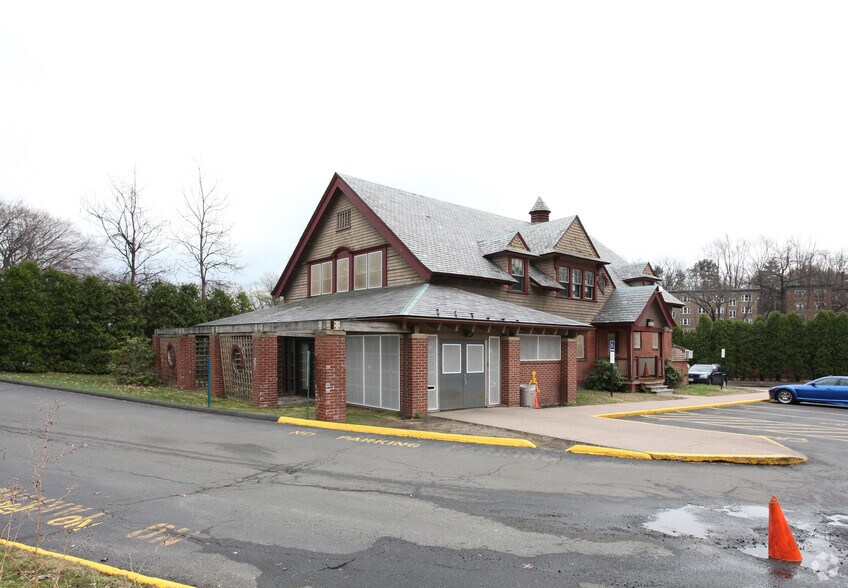 227 Mill St, Springfield, MA for sale - Primary Photo - Image 1 of 1