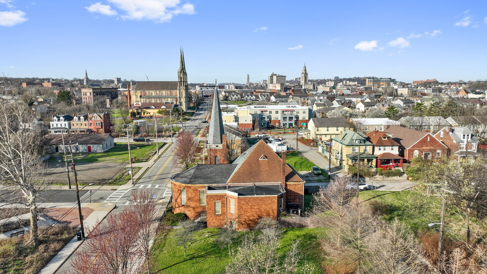 301 Larimer Ave, Pittsburgh, PA for sale - Building Photo - Image 2 of 31