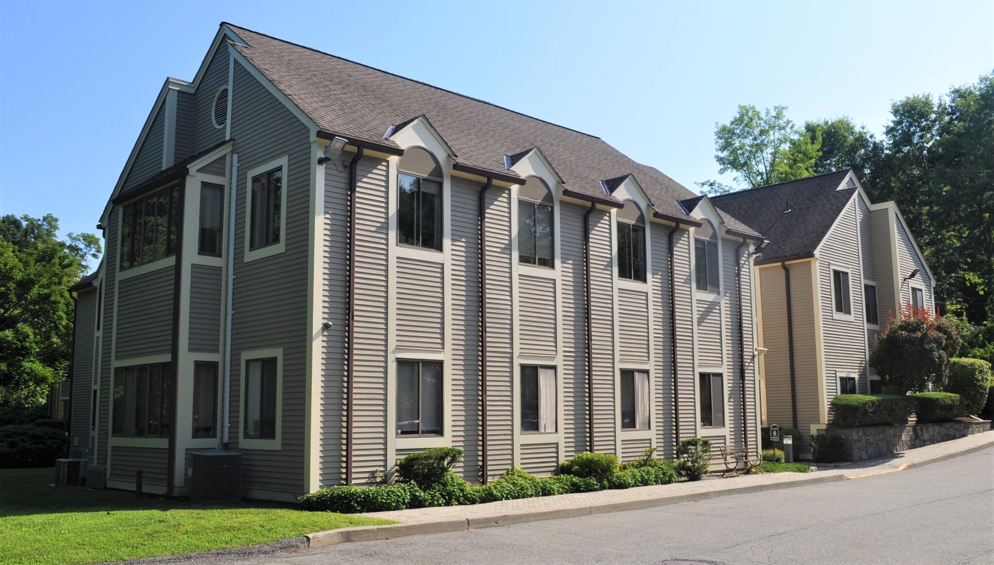 190 Goldens Bridge Rd, Katonah, NY 10536 Office for Lease