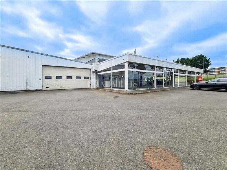 Flex in Saint-Brieuc for lease - Building Photo - Image 3 of 6