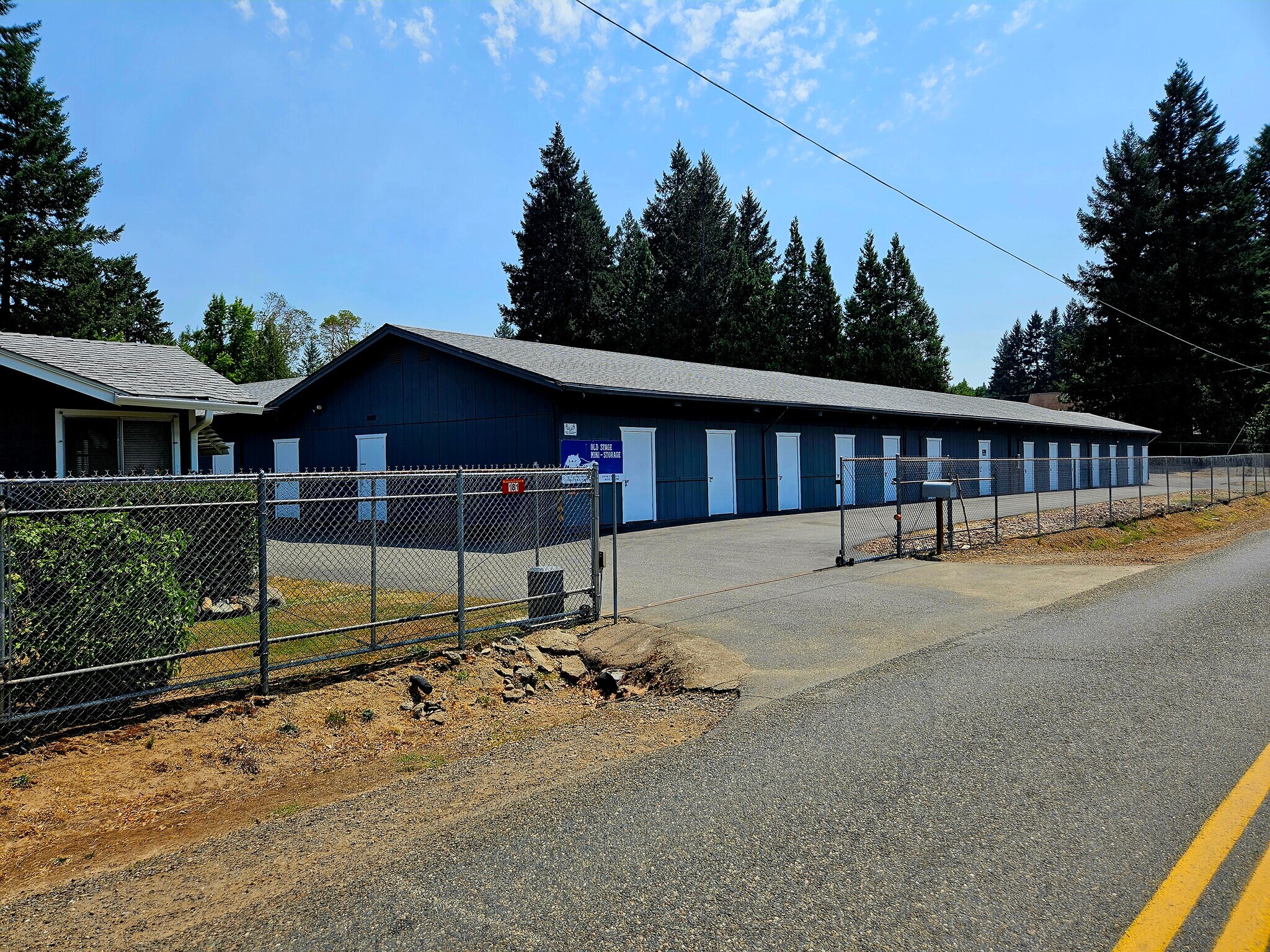 181 S Old Stage Rd, Cave Junction, OR for sale Primary Photo- Image 1 of 1