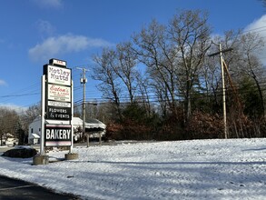 114 Londonderry Tpke, Hooksett, NH for lease Building Photo- Image 2 of 8