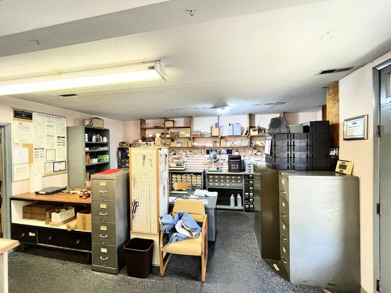 16321 Rockside Rd, Maple Heights, OH for lease - Building Photo - Image 3 of 8