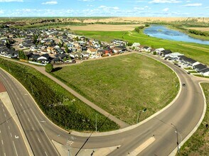 48 Ranchlands Boulevard Northeast, Medicine Hat, AB - AERIAL  map view - Image1