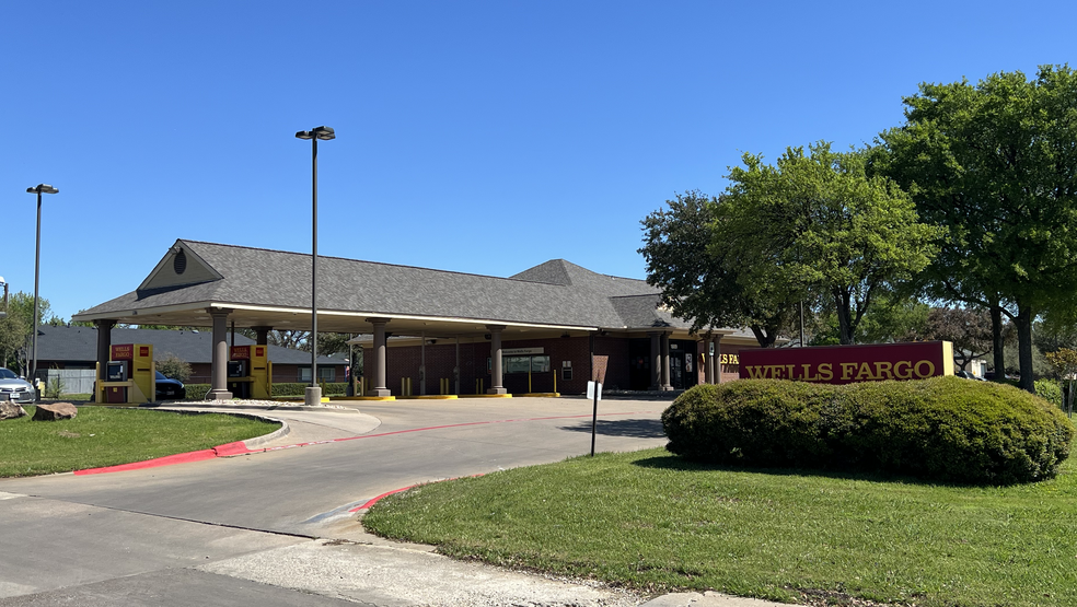 1889 Brown Blvd, Arlington, TX for sale - Building Photo - Image 1 of 1