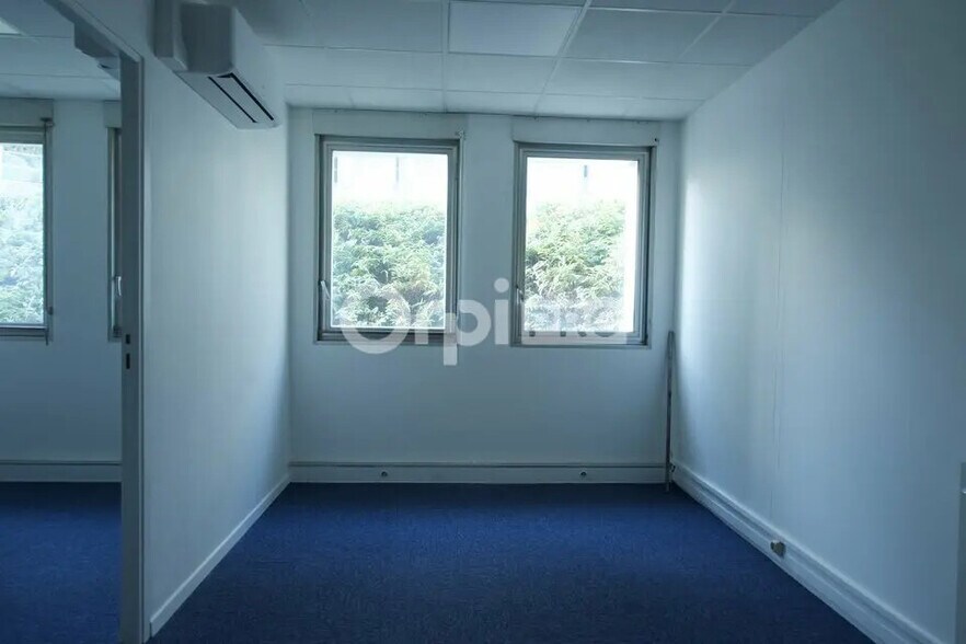 Office in Écully for lease - Building Photo - Image 3 of 13