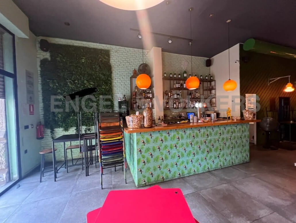 Retail in Barcelona, Barcelona for lease Interior Photo- Image 1 of 6