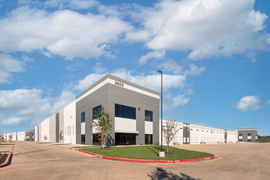 2605 Cooper Creek Rd, Denton, TX for sale - Building Photo - Image 1 of 1