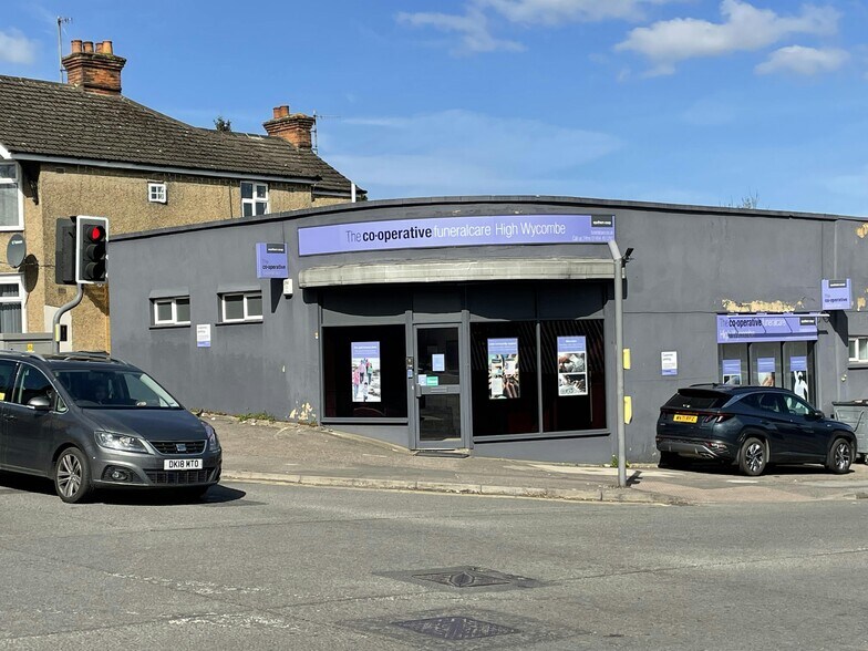 110 Dashwood Ave, High Wycombe for sale - Building Photo - Image 1 of 1