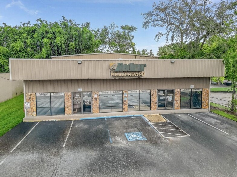 3403 W Waters Ave portfolio of 2 properties for sale on LoopNet.com - Building Photo - Image 2 of 10