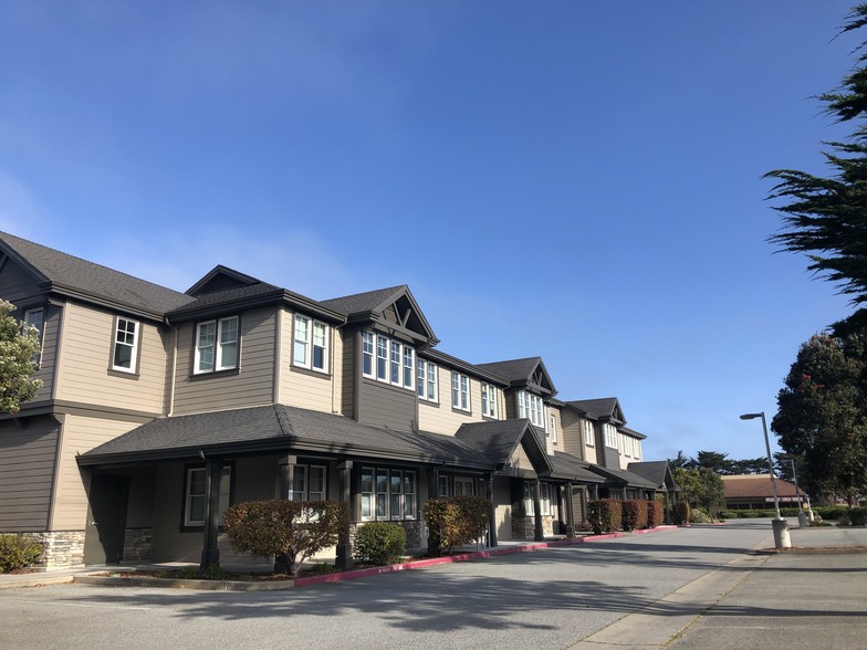 2450 Cabrillo Hwy S, Half Moon Bay, CA for lease - Primary Photo - Image 1 of 4