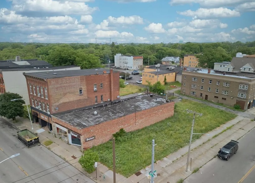 2107 Main St, Niagara Falls, NY for sale - Aerial - Image 2 of 18