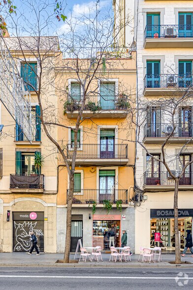 Retail in Barcelona, Barcelona for lease - Primary Photo - Image 1 of 1
