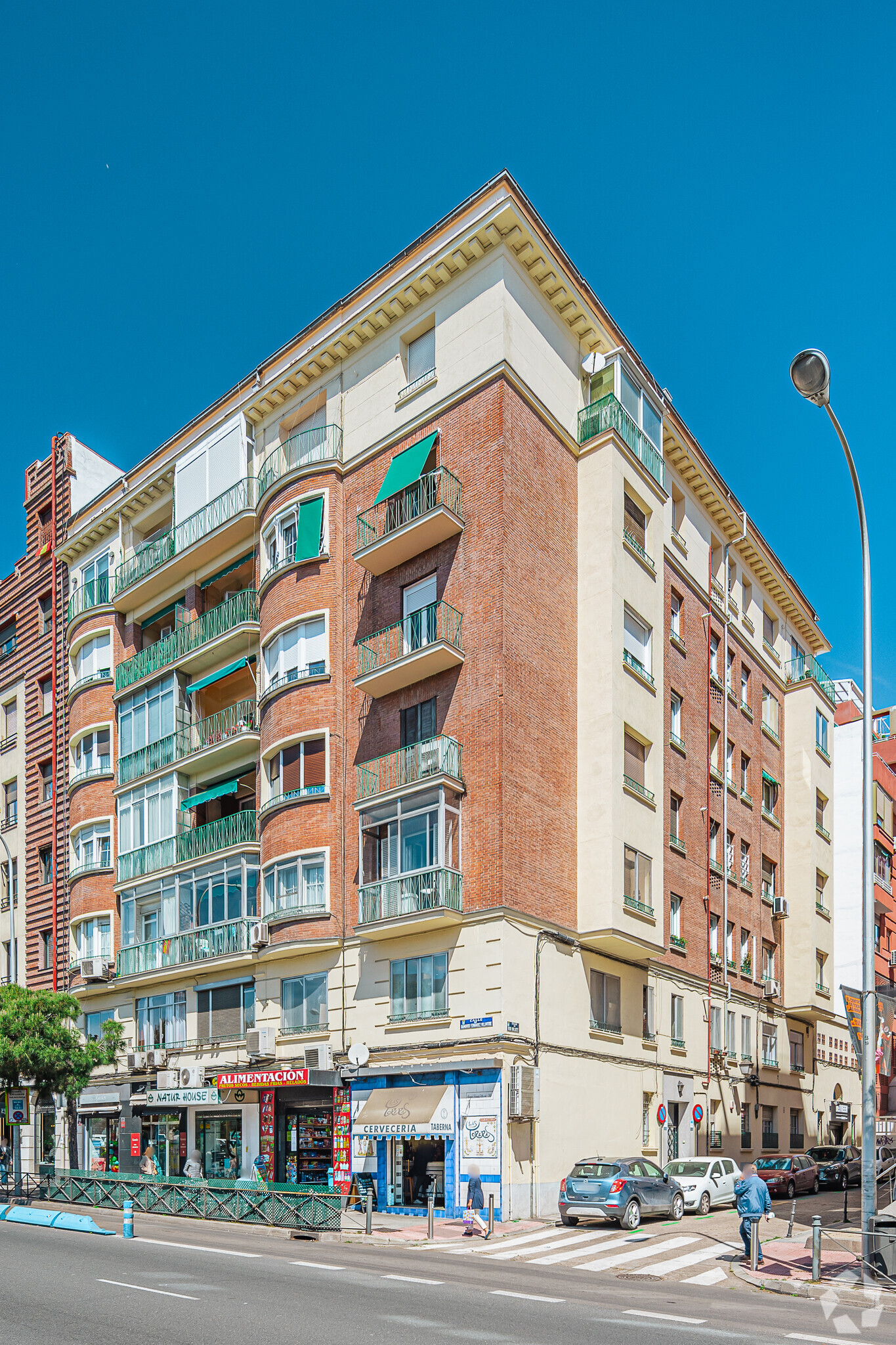 Retail in Madrid, Madrid for lease Primary Photo- Image 1 of 2