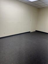 10-22 Banta Pl, Hackensack, NJ for lease Interior Photo- Image 2 of 8