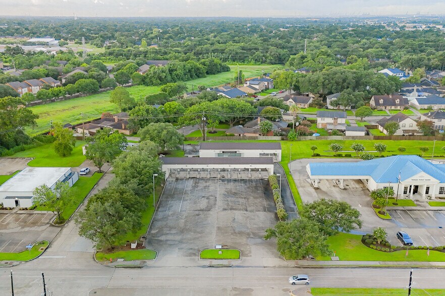 723 Rollingbrook Dr, Baytown, TX for sale - Aerial - Image 3 of 14
