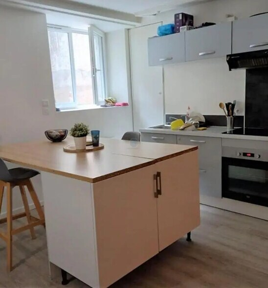 Office in Orléans for lease - Interior Photo - Image 2 of 5