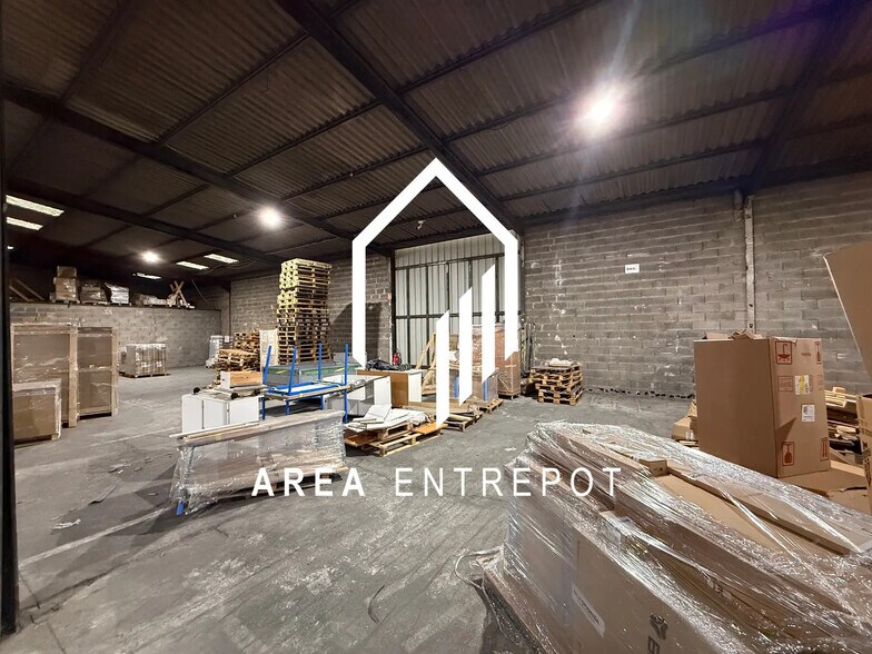 Industrial in Vitrolles for lease - Interior Photo - Image 3 of 6