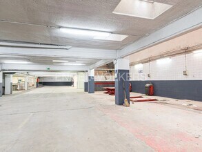 Retail in Barcelona, Barcelona for lease Interior Photo- Image 2 of 8