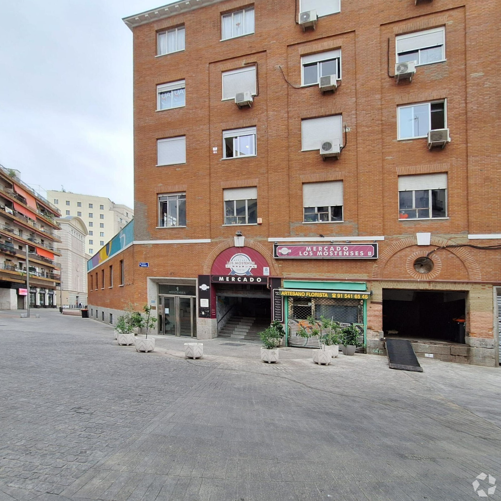 Retail in Madrid, MAD for lease Interior Photo- Image 1 of 17