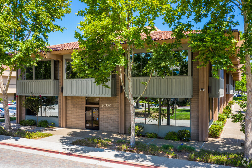 20370 Town Center Ln, Cupertino, CA for lease - Building Photo - Image 3 of 10