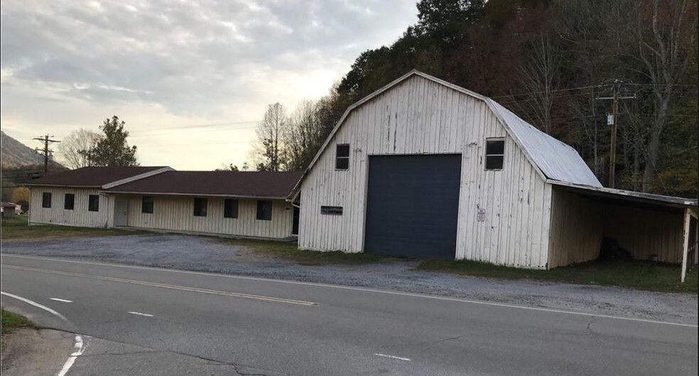 12433 No 226 Hwy, Bakersville, NC for sale - Primary Photo - Image 1 of 1