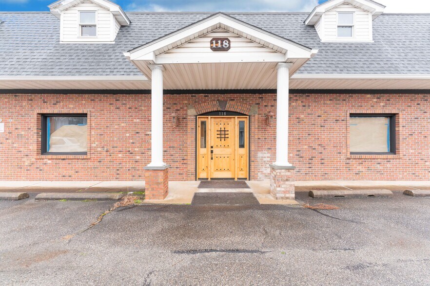 118 Main St, Andover, NJ 07821