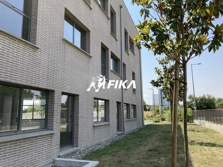 Office in Colomiers for lease - Building Photo - Image 2 of 5