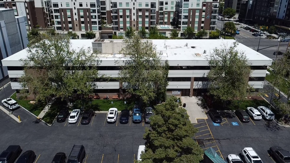 376 E 400 S, Salt Lake City, UT for lease - Building Photo - Image 2 of 13