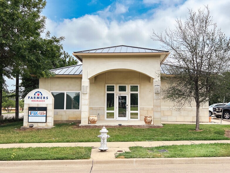 2100 NE Green Oaks Blvd, Arlington, TX 76006