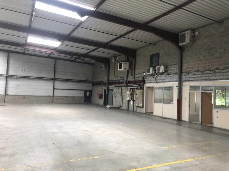 11 Rue De La Grande Borne, Le Mesnil-Amelot for lease - Building Photo - Image 2 of 7