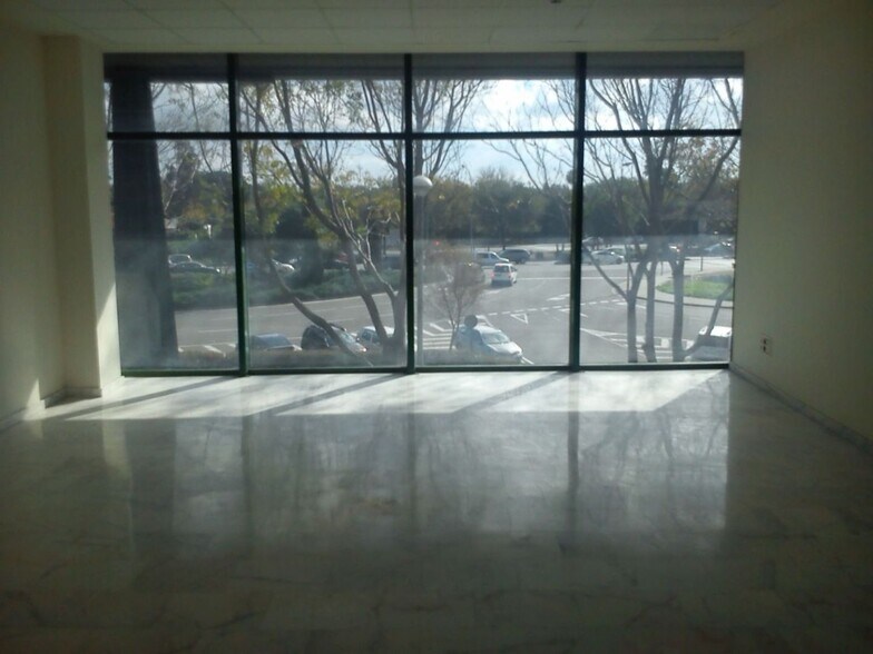 Office in SEVILLA for lease - Building Photo - Image 3 of 10
