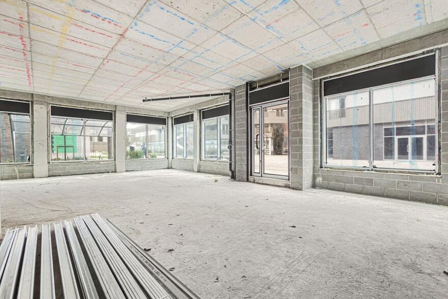 12 Tandy Pl, London for lease - Building Photo - Image 1 of 7