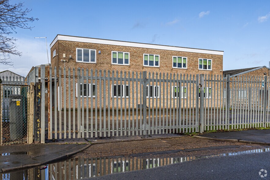 Pindar Rd, Hoddesdon for lease - Primary Photo - Image 1 of 2