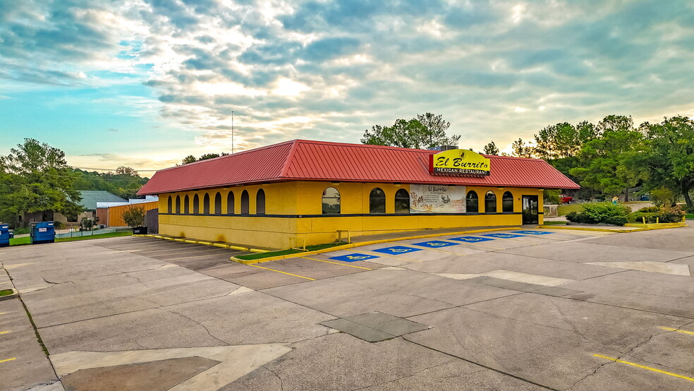 100 Southpoint Loop, Livingston, TX for sale - Building Photo - Image 1 of 19