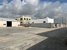 Port Market Yard with Building - Warehouse