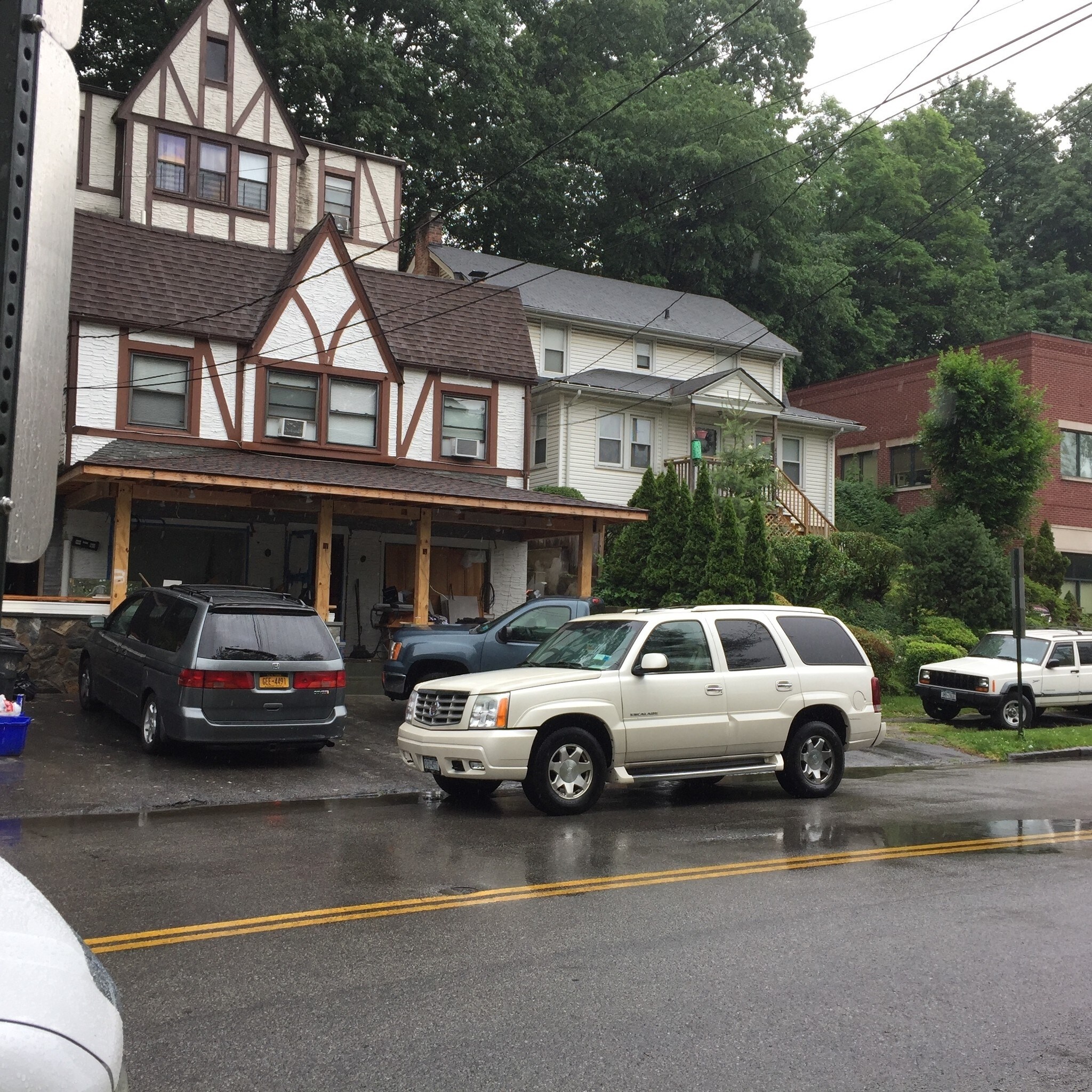 404 Old Broadway, Tarrytown, NY for sale Primary Photo- Image 1 of 1