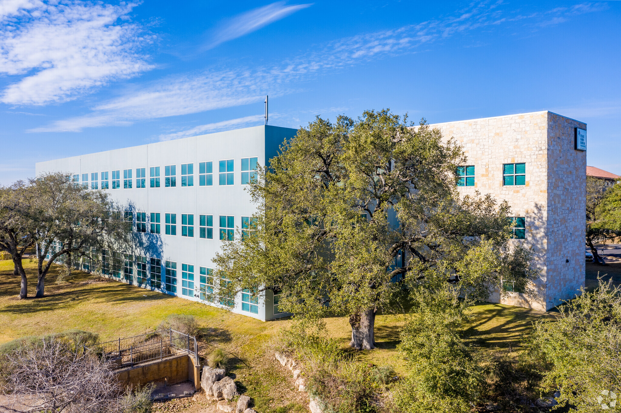 17300 Henderson Pass, San Antonio, TX for sale Primary Photo- Image 1 of 1