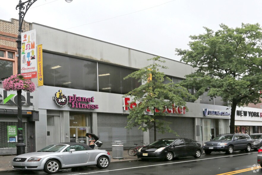 3031-3033 Steinway St, Astoria, NY for sale - Primary Photo - Image 1 of 1