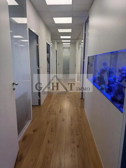 Office in Maisons-Alfort for sale - Interior Photo - Image 1 of 16