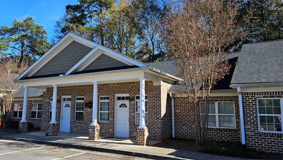 407 E Maple St, Cumming, GA for lease - Building Photo - Image 1 of 36