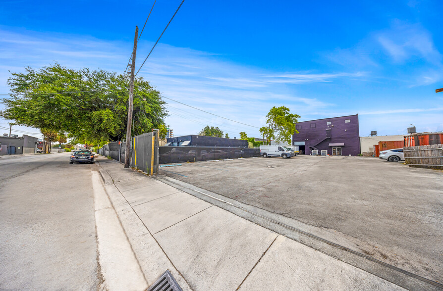 1741 NW 20th St, Miami, FL for lease - Building Photo - Image 2 of 12