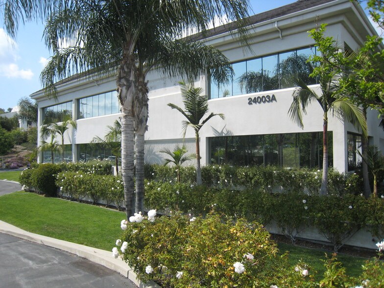 24003 Ventura Blvd, Calabasas, CA 91302