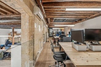 Coworking Space in Paris for lease Interior Photo- Image 1 of 7